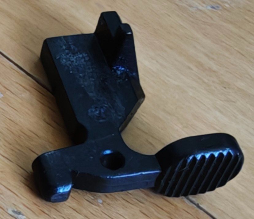 Alle Werkzeuge: Verschlussfanghebel AR15 / M16 - Bolt Catch - Original! – Gebraucht aus Rüti ZH von Sarah0406