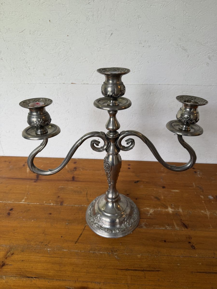 Portacandele: Eleganter 3-armiger Kerzenständer – Usato da Gurmels venduto da SwissShop21 2