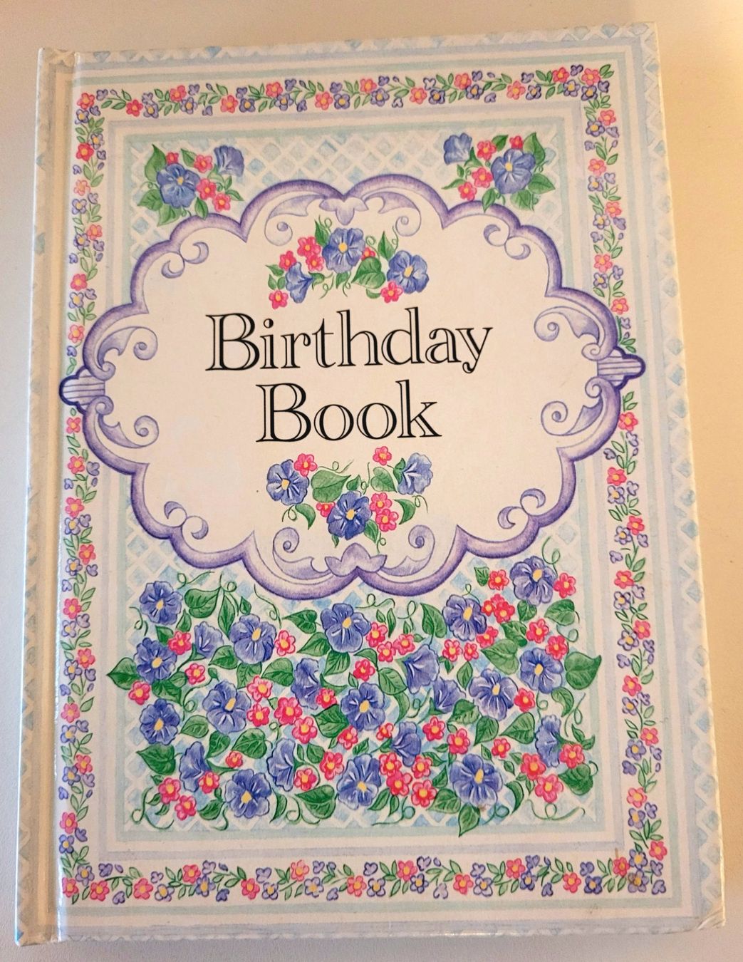 Libri: Romantisches Birthday Book – Usato da Oberuzwil venduto da rtr_wp6m
