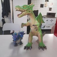 Drache aus Kunststoff
