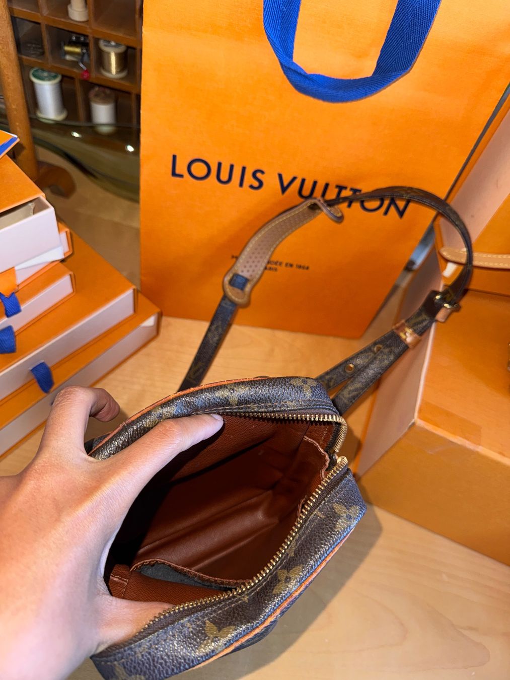 Taschen: Start 1 Fr, Louis Vuitton Amazone – Gebraucht aus Buch am Irchel von Pukpan_99 4