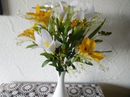 Lilienstrauss gelb/weiss künstliche Blumen wie echt