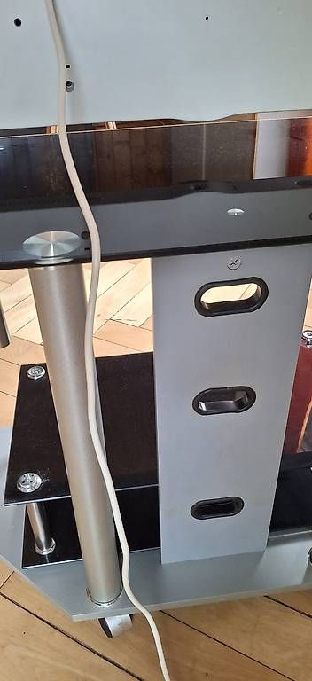 Mobili TV: TV-Möbel aus Glas mit Rollen – Usato da Rüti ZH venduto da Liliane_market 2