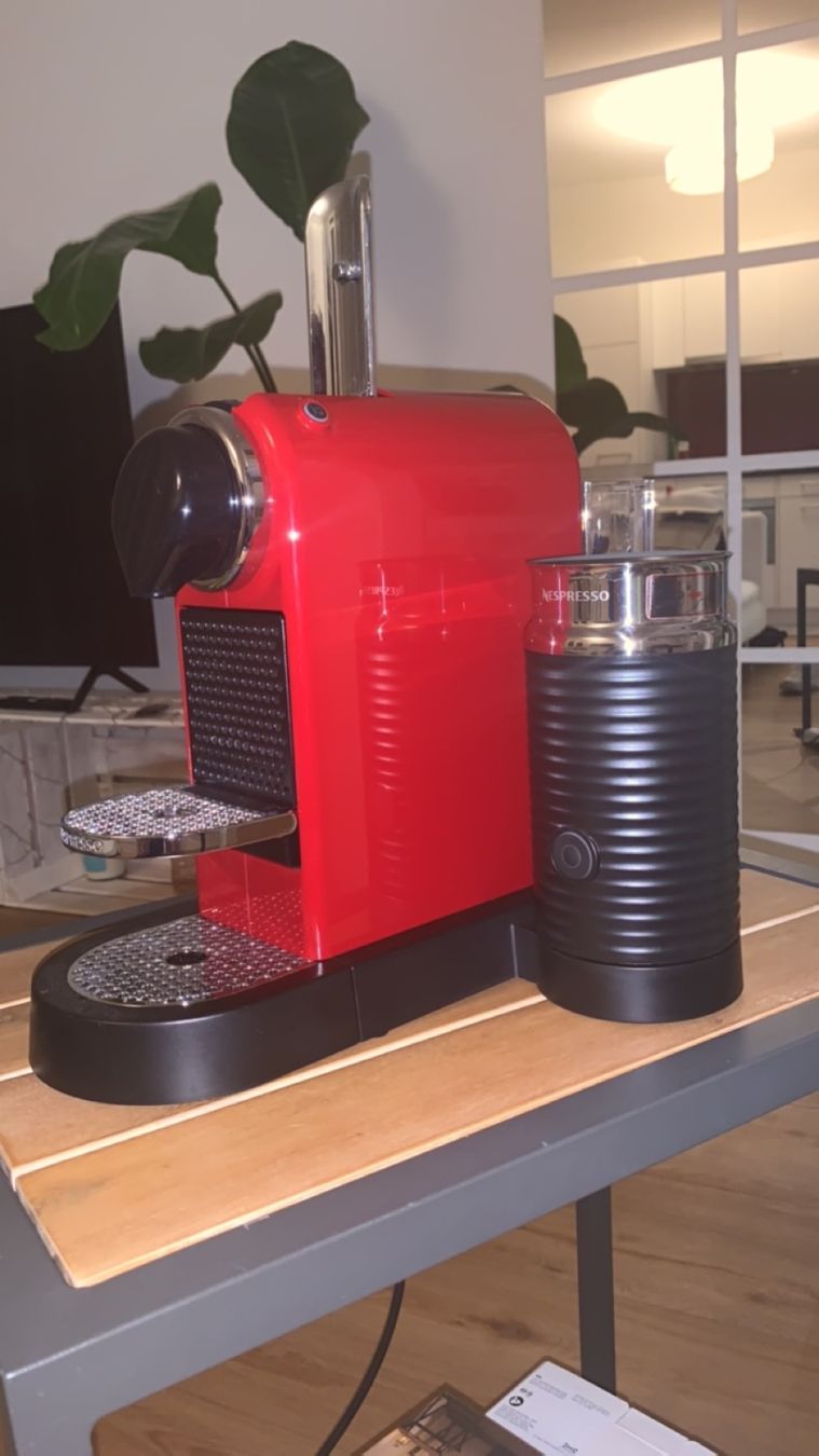 Nespresso Machines à café & Machines à expresso: Nespresso Kaffeemaschine – D'occasion à Stans par TanjaIsabelle 1