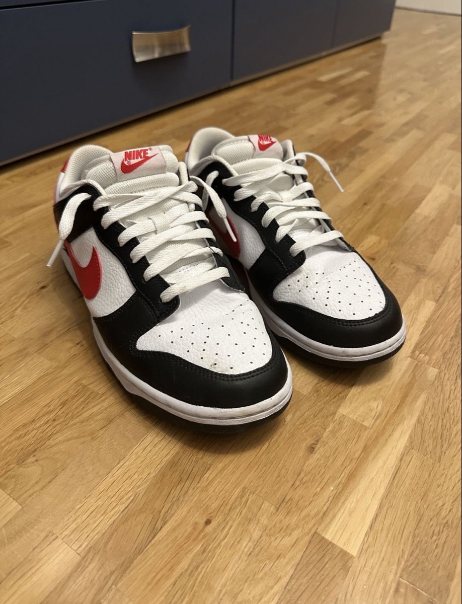 Nike Herrenschuhe: Nike Dunk Low White Black Red Size 42.5 – Gebraucht aus Solothurn von philippe_wehrli 1
