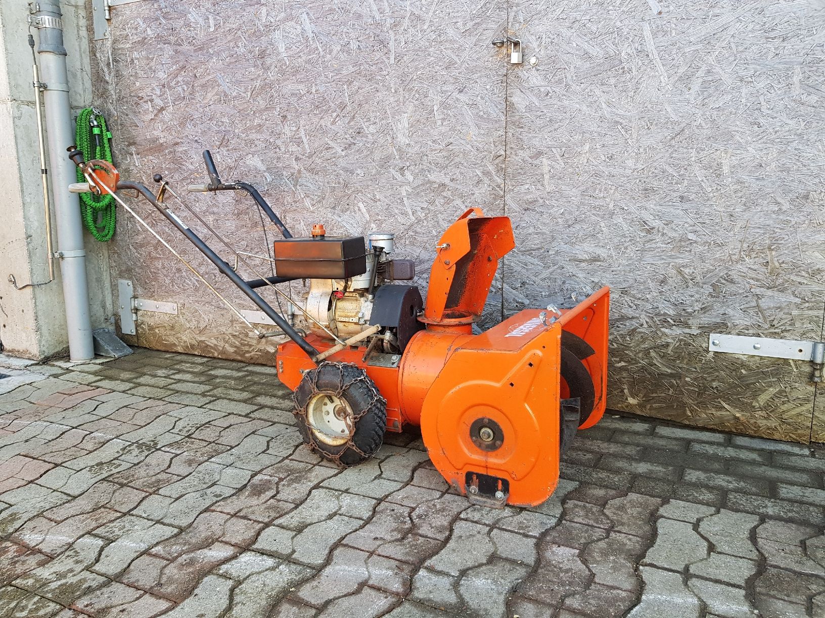 Universal Tutte le macchine: Schneefräse Universal Schneeschleuder Einachser – Usato da Brunnadern venduto da p.....