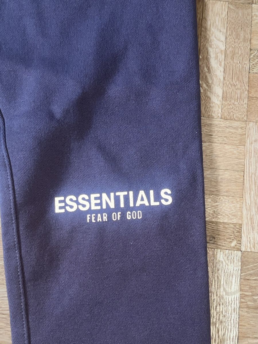 Pantalons: Training Essentials FOG – Neuf avec emballage d'origine à Pully par football_shirts 1