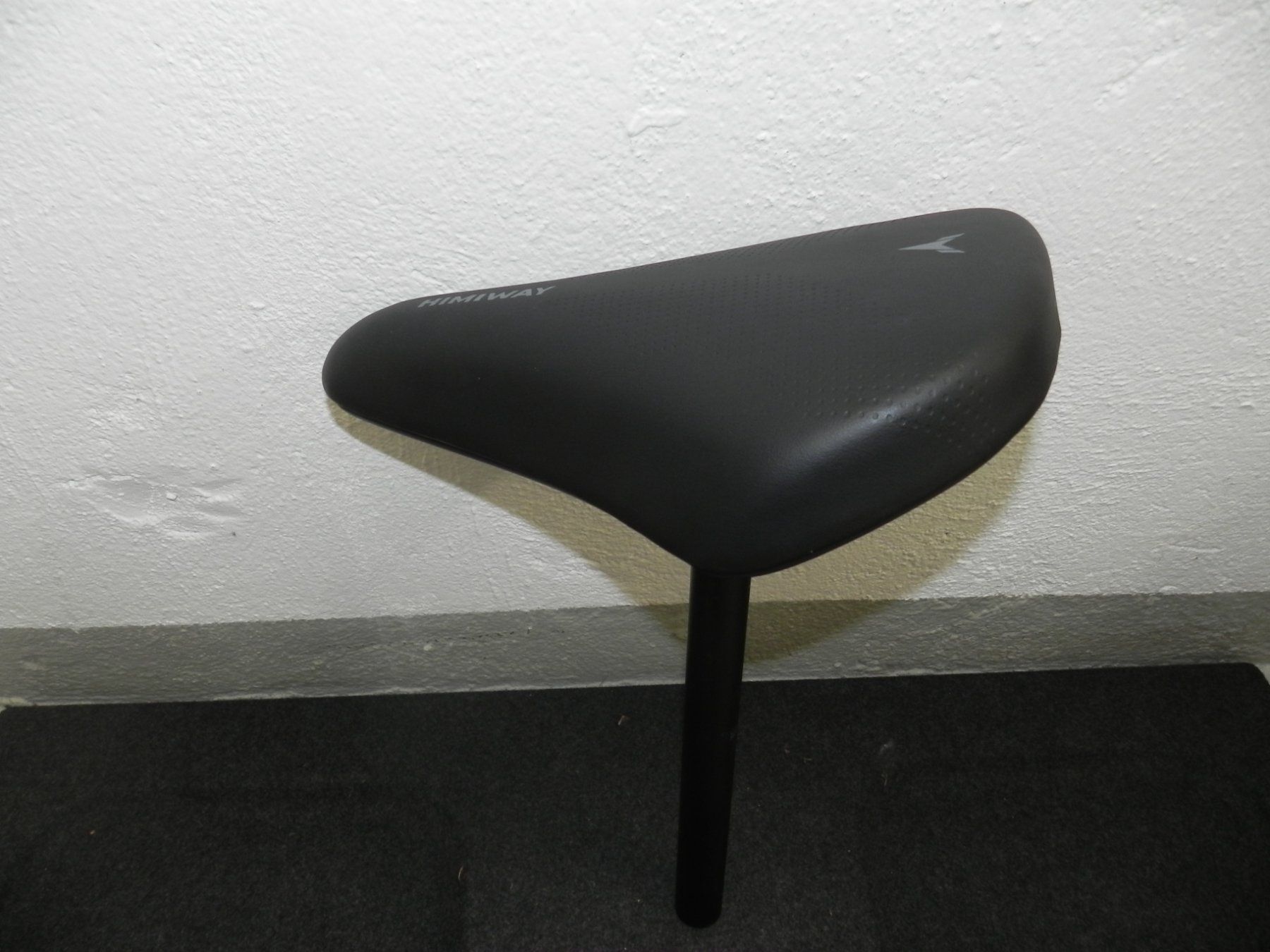 Pièces détachées: Sattel Himiway D5 weicher Sattel – Neuf (Voir description) à Zürich par Y.B74 7