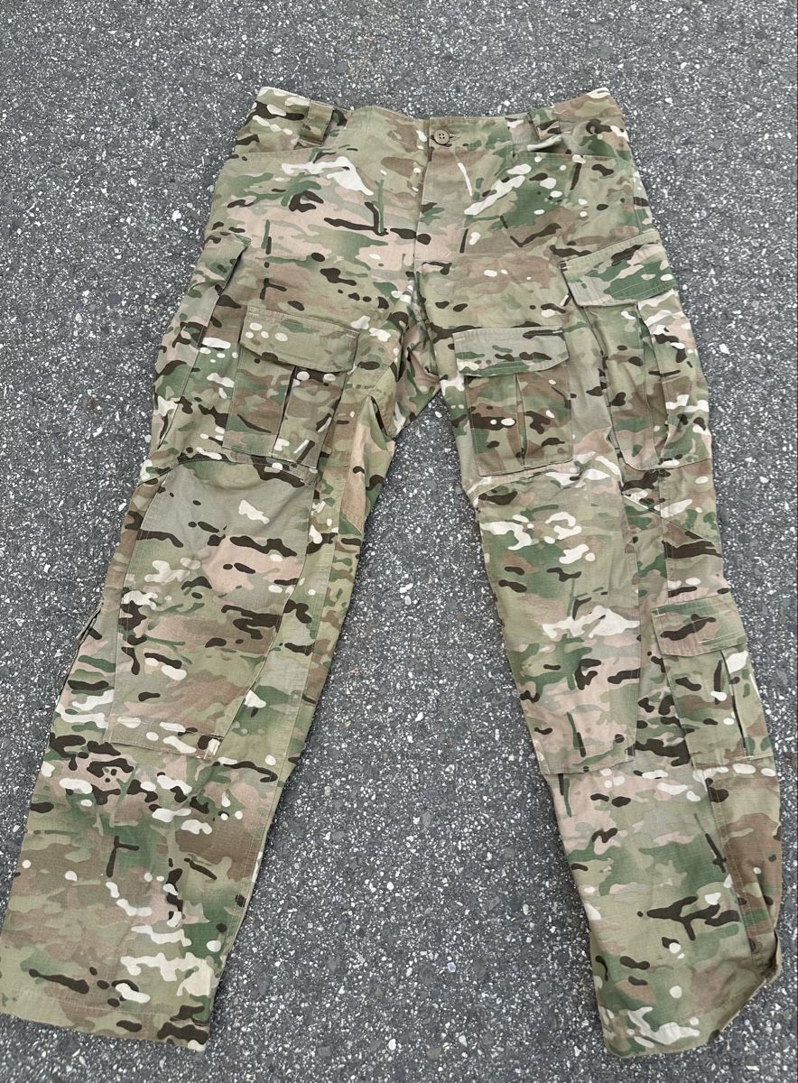 US Army Uniformes: Crye Precision multicam pants 34r – D'occasion à Corin-de-la-Crête par Nomad117