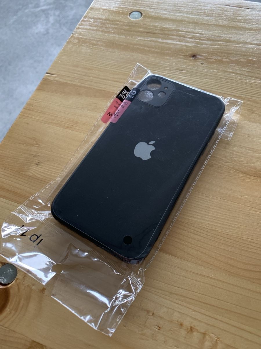 Telefoni cellulari / Smartphones: iPhone 12 Hülle Schwarz Neu – Nuovo e nell'imballaggio originale da Neftenbach venduto da Blade230S