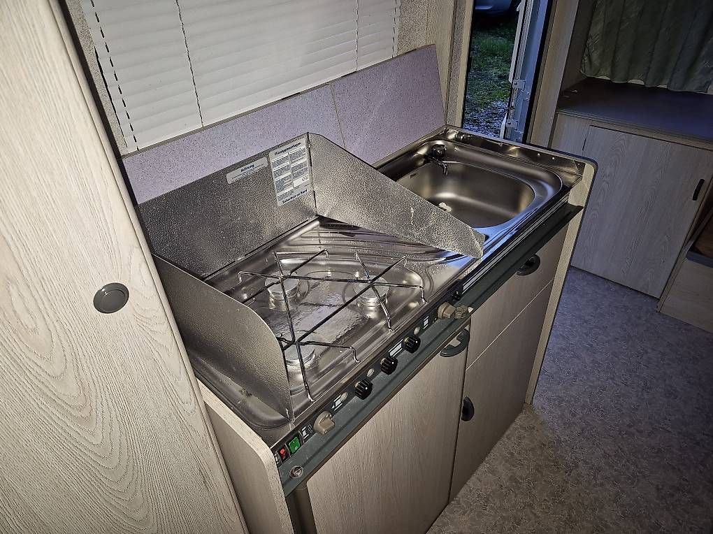 Veicoli da campeggio: Wohnwagen ab MFK und Wasserdicht  – Usato da Schwadernau venduto da MS90s 1