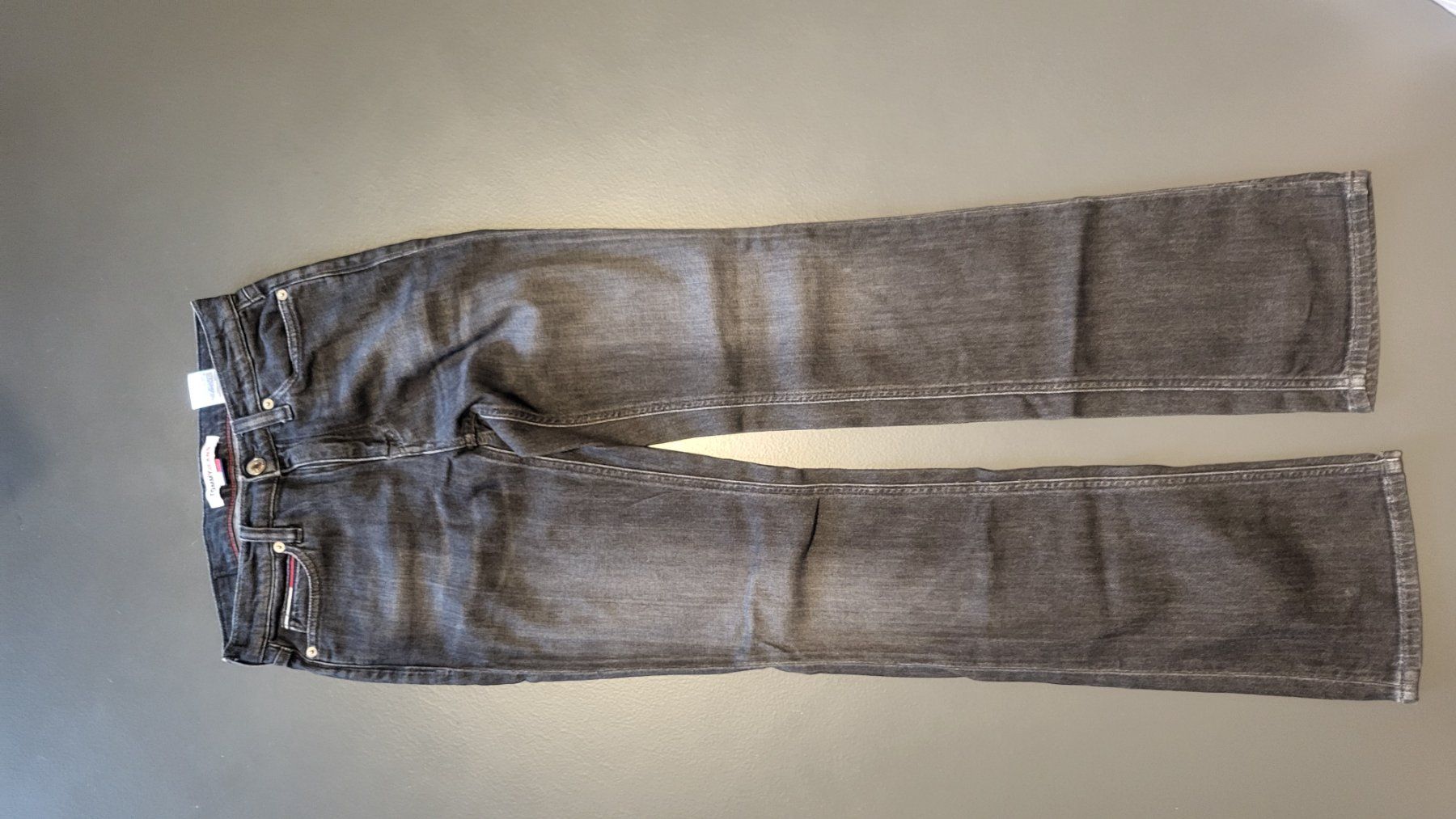 Tommy Hilfiger Pantaloni: Tommy Jeans 26 32 – Usato da Zürich venduto da Sibetti