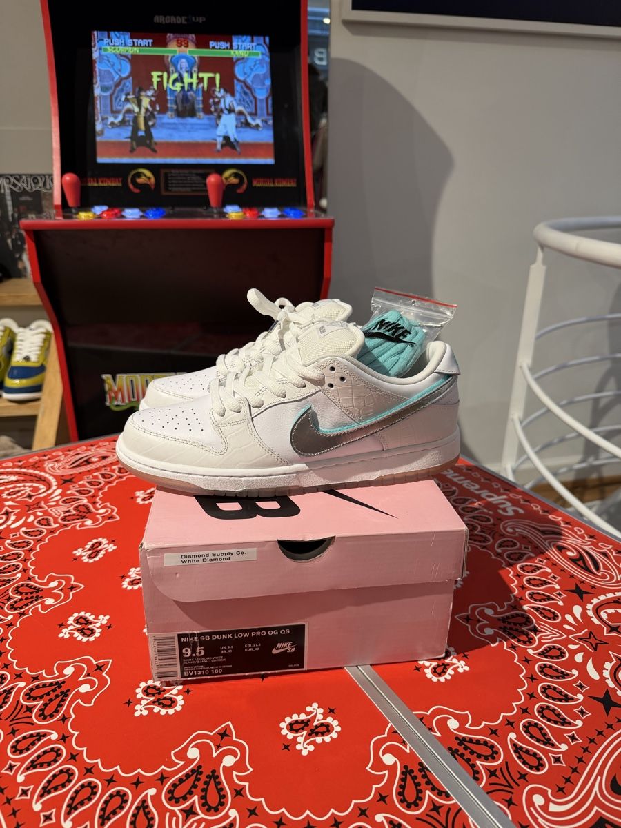 Nike Herrenschuhe: Nike SB Dunk Low x Diamond Supply Co Grösse 43 – Neu (gemäss Beschreibung) aus Basel von julianlenzin