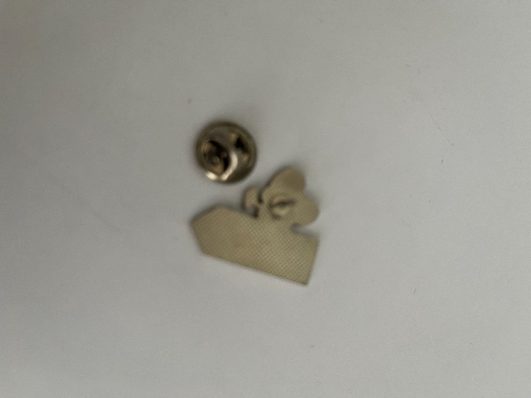 Placchette & Badge: Pin Biene mit Pfeil "fruitt" – Usato da Dietikon venduto da sch_w2tw 1