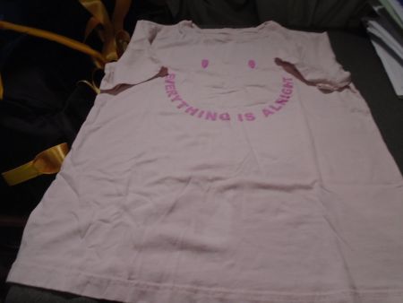 T-Shirt ca. Grösse S, rosa, Aufdruck: Everything is alright