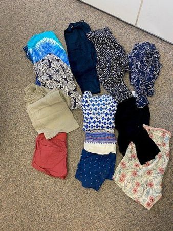 Sommer-Mix: 10 Shorts, Röcke und Hosen, Grösse S-M