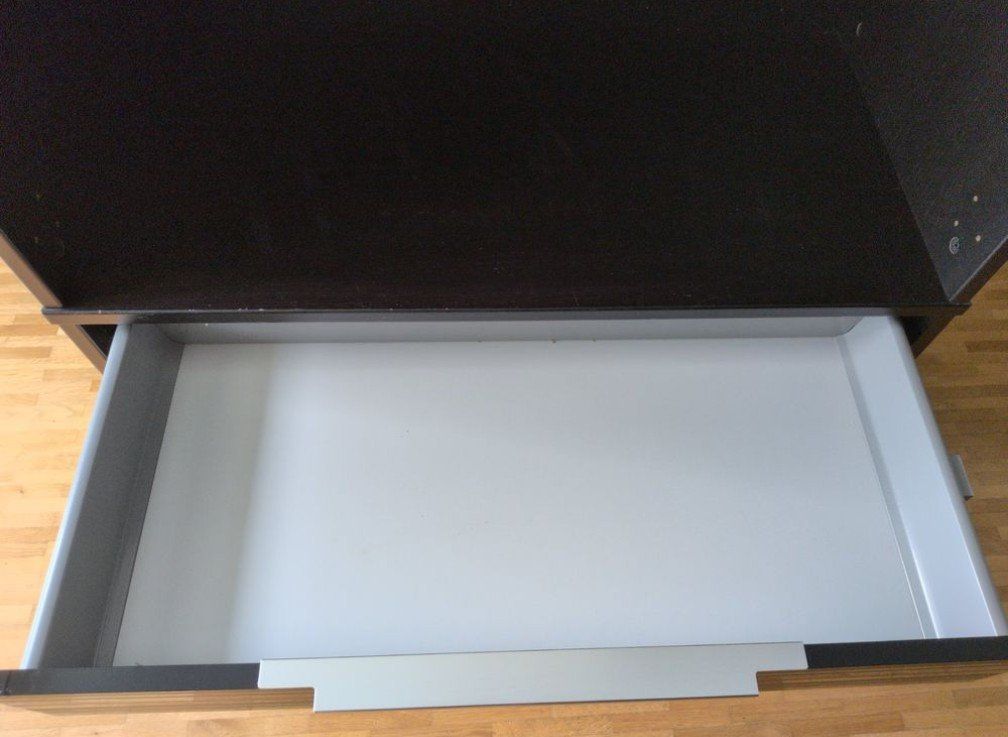 Ikea Cassettiere: Sideboard schwarz 2 Schubladen – Usato da Niederurnen venduto da Pasc4le 2