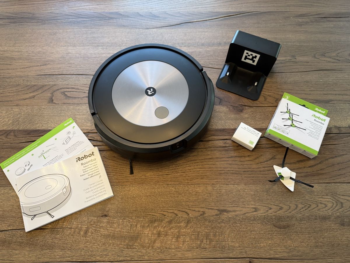 Irobot Aspirapolveri & Accessori: iRobot Roomba j7 – Saugroboter – Usato da Luzern venduto da Cristian78 1