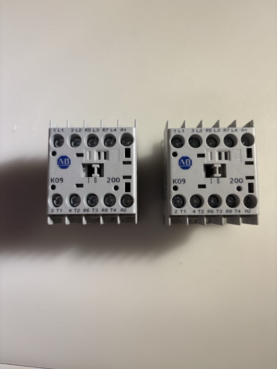 Componenti elettronici: Allen Bradley 230V AC Schütz – Nuovo (secondo la descrizione) da Fahrni b. Thun venduto da nic_f22d