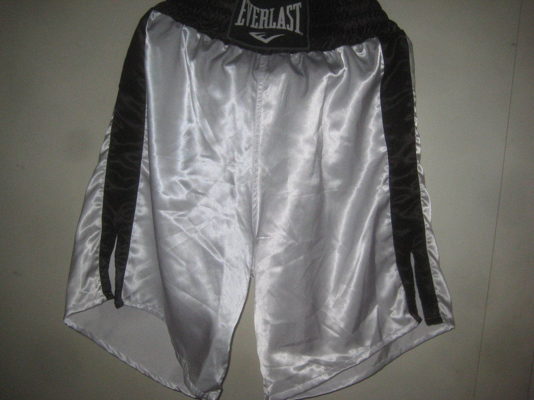 Pantaloni: HERREN  SPORT SHORTS – Usato da Uster venduto da flocke1