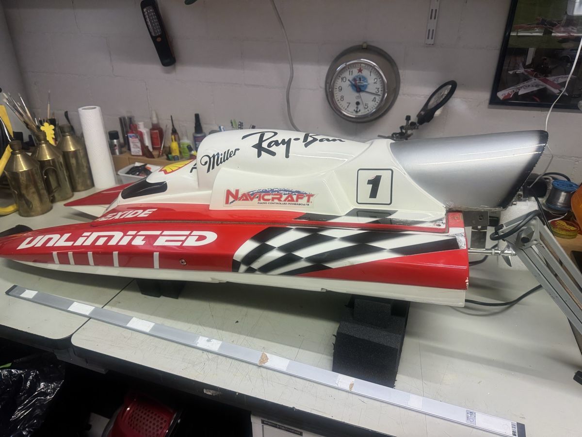 Modellismo RC: Rennboot RC – Usato da Wilen b. Wollerau venduto da Loonyacht 6