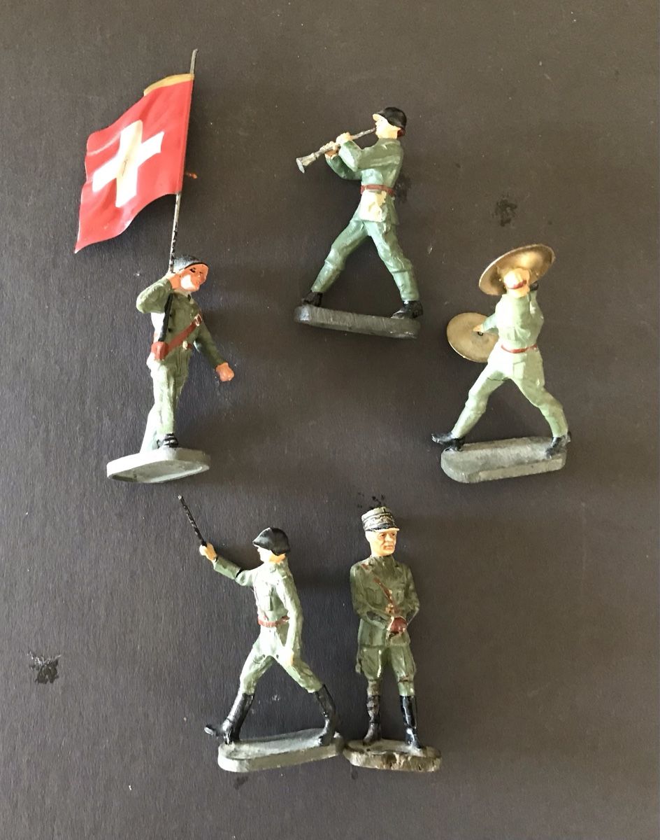 Elastolin Giocattoli: Figurines soldats suisses 5 pièces drapeau musique Elastolin – Usato da Penthaz venduto da Petrus45 3