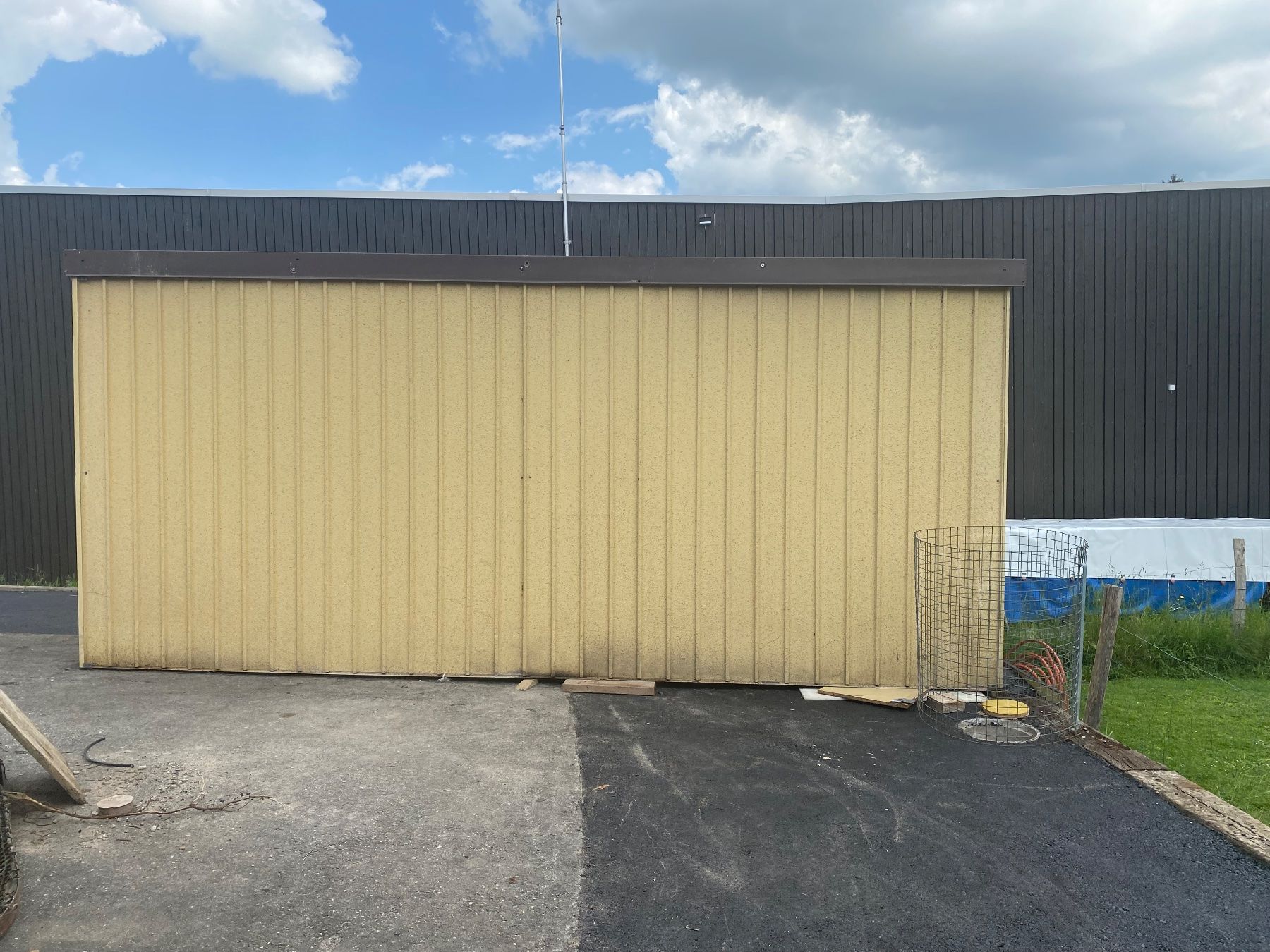 Sonstige Stalleinrichtungen: Garage Metall – Gebraucht aus Schwarzenegg von  1