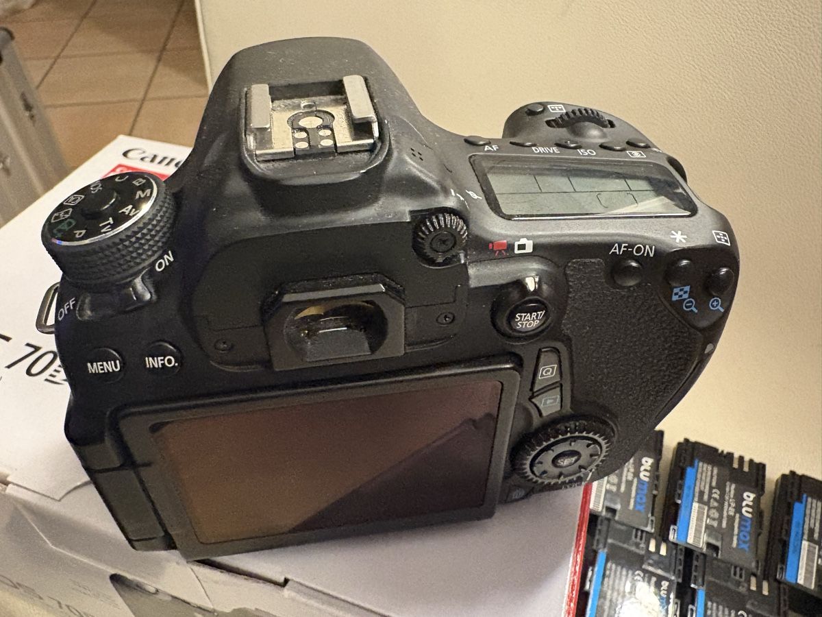 Canon Fotocamera: Canon 70D – Difettoso da MASSAGNO venduto da 392151 1