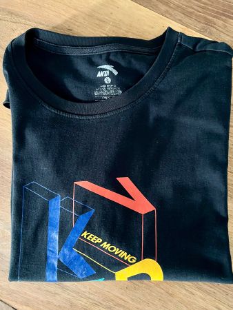 ANTA Keep Moving T-Shirt Gr. L (eher M) Schwarz Sport Graphi
