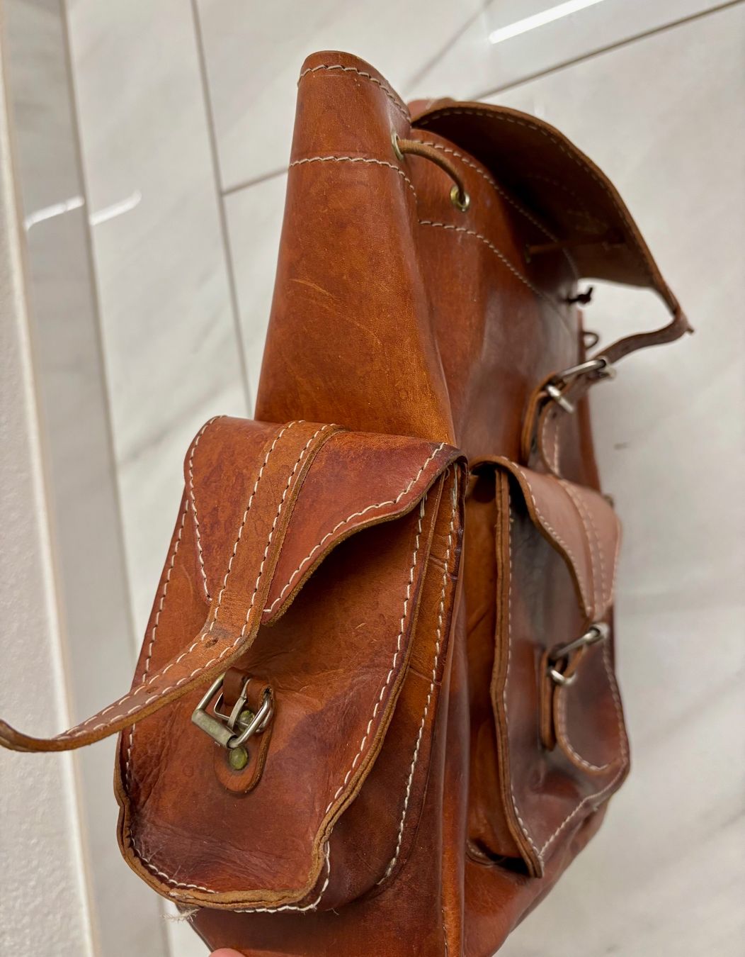 Zaini: Sac à dos en cuir, vintage, per pc, documents... – Usato da Losone venduto da courrier 3