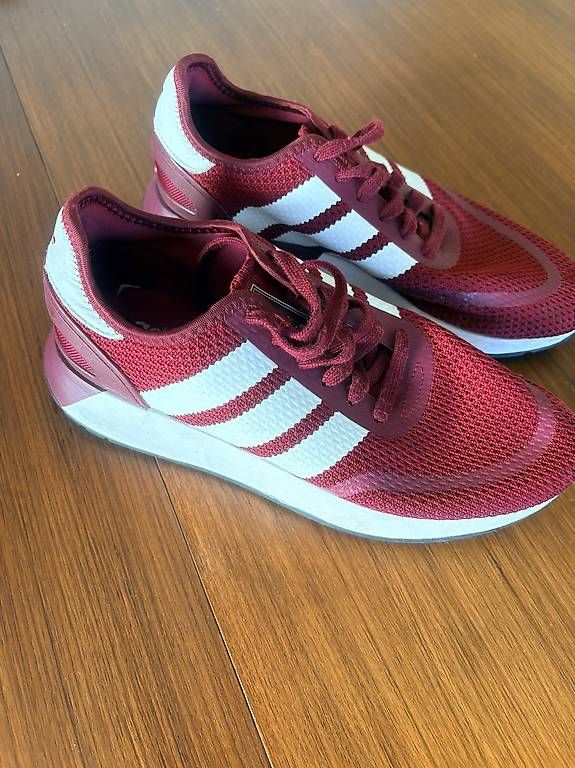Damenschuhe: Adidas Bordeaux – Gebraucht aus Chardonne von any_yq5q 1