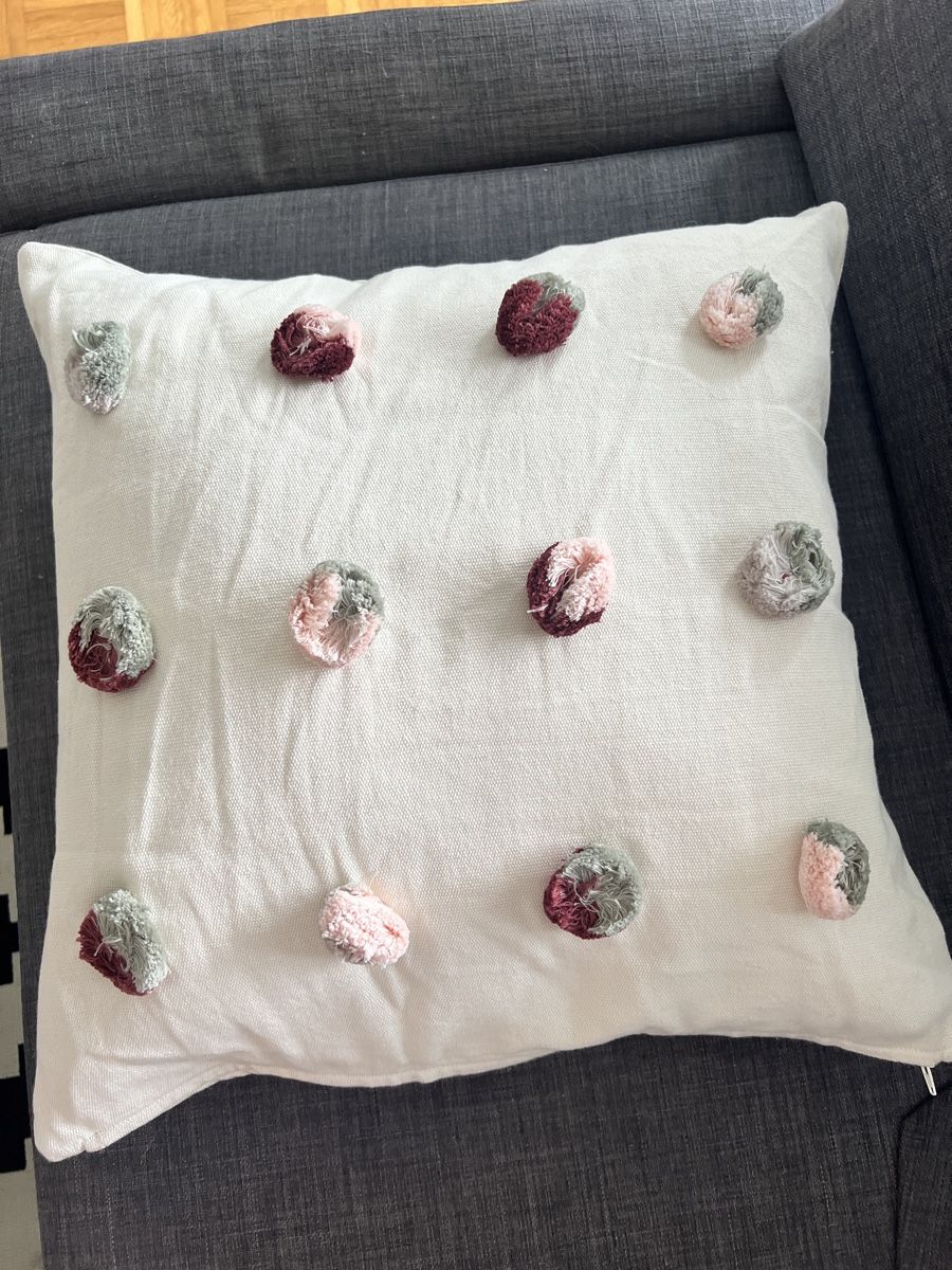 Ikea Cuscini: IKEA Kissenbezug DVÄRGNARV mit Pompoms – Usato da Neuenhof venduto da UrbanBags