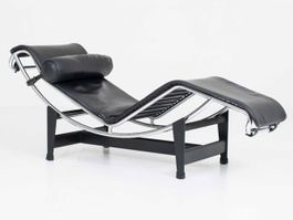 Cassina LC4 Chaise Longue von Le Corbusier - schwarzes Leder