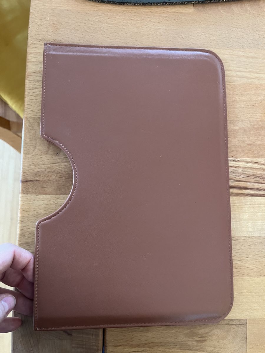 Covers & Borse: iPad Hülle Leder Norevo – Usato da St. Gallen venduto da elli18 2