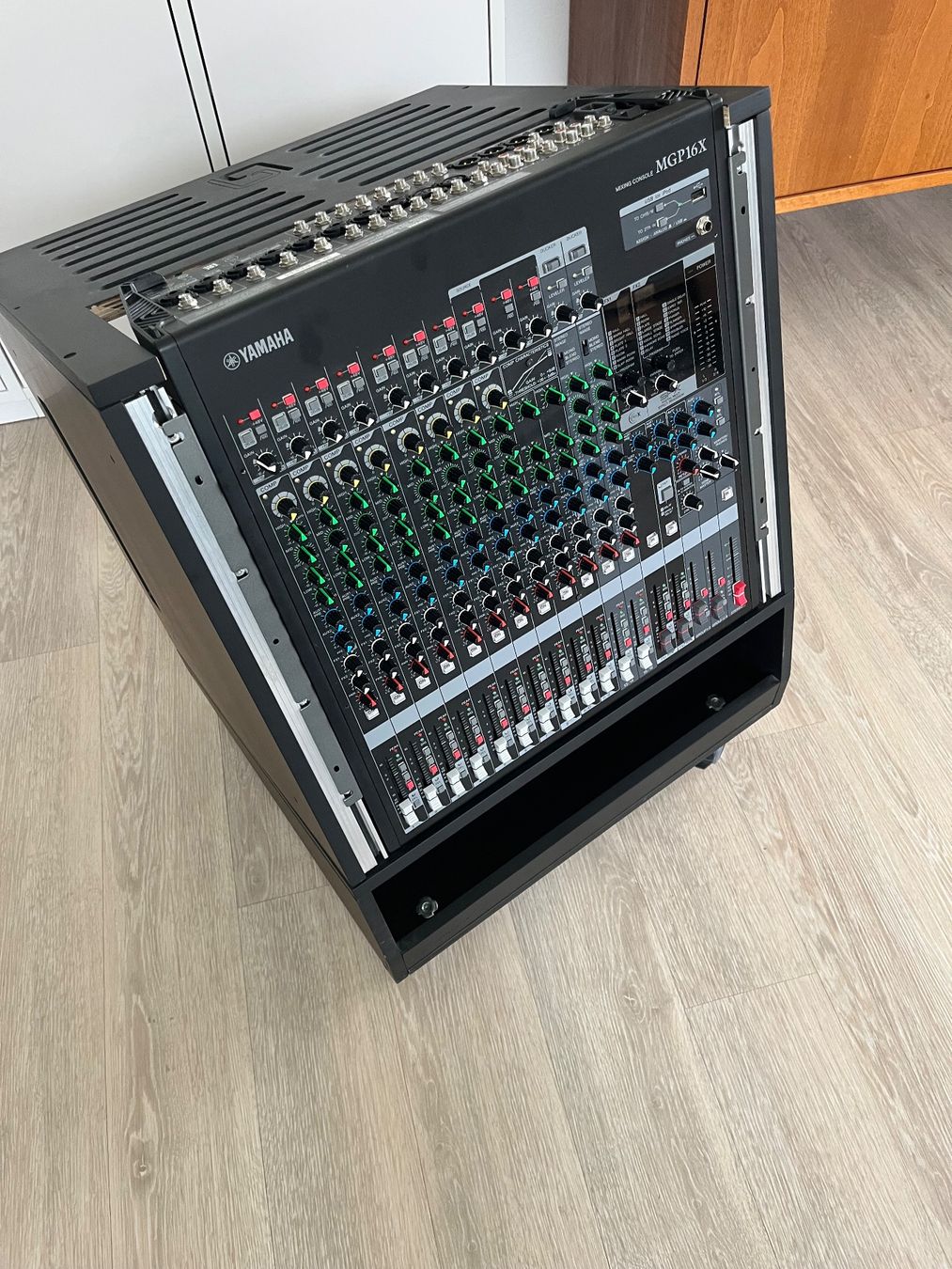 Apple Cover & Protezioni schermo: MGP 16X + Sessiondesk Alea Case – Usato da Mollis venduto da diligan 3