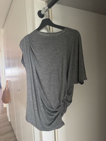 Damen T-Shirt grau Grösse S neuwertig