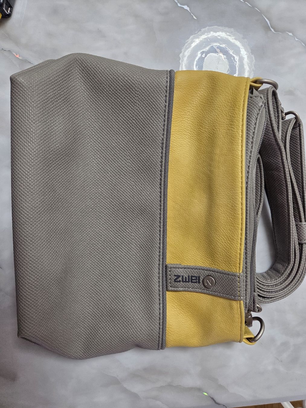 Borse da donna: Zwei Handtasche – Usato da Embrach venduto da Musti20 1