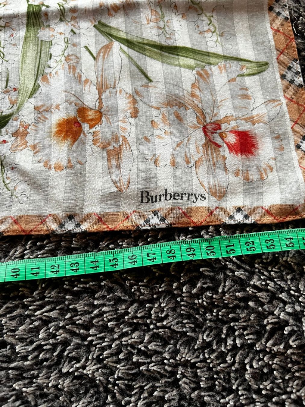 Burberry Foulard & Sciarpe: Burberrys Baumwolltuch Blumen Nova Check 55cm – Usato da Winterthur venduto da Dejv 3