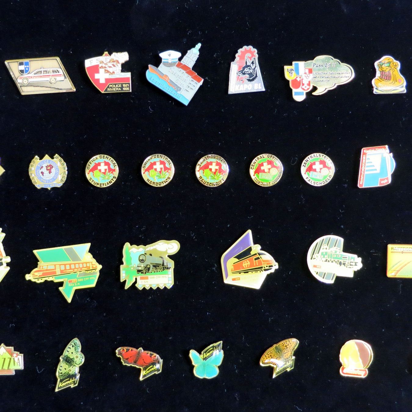 Placchette & Badge: Einmalige Pin-Sammlung mit alten Stücken. – Nuovo (secondo la descrizione) da Steinhausen venduto da Kristall022 1