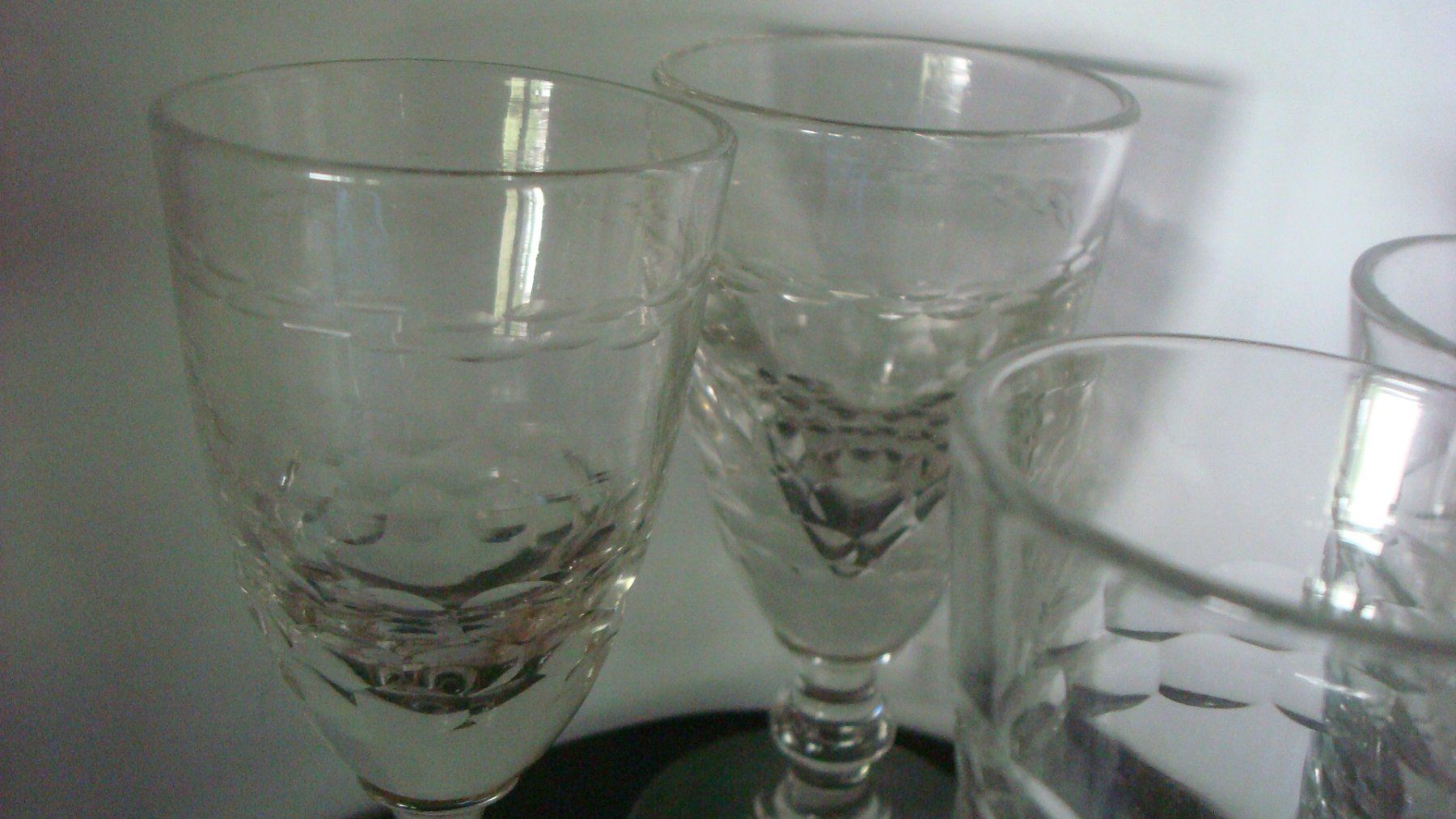 Verres: 4 alte Schnapsgläser geschliffen – D'occasion à Münchenstein par Pesci6 2