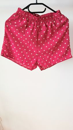 Kurze Hose Rot weiss gepunktet Grösse S/M neu