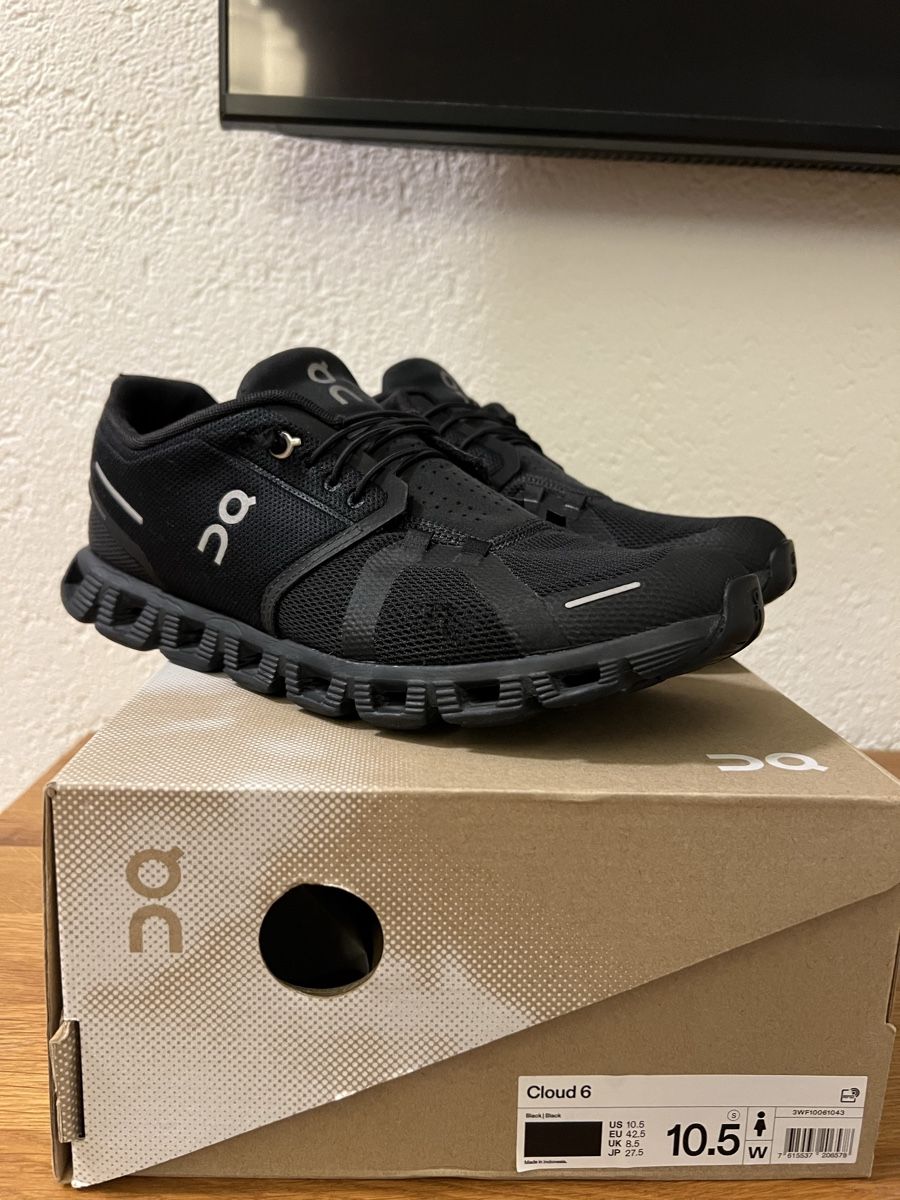 On Chaussures hommes: ON Cloud 6 Schuhe Schwarz Grösse 42.5 – Neuf (Voir description) à Chur par ZATO