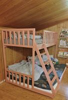 Besonderes Familien-Etagenbett aus Holz inkl. 2 Matratzen