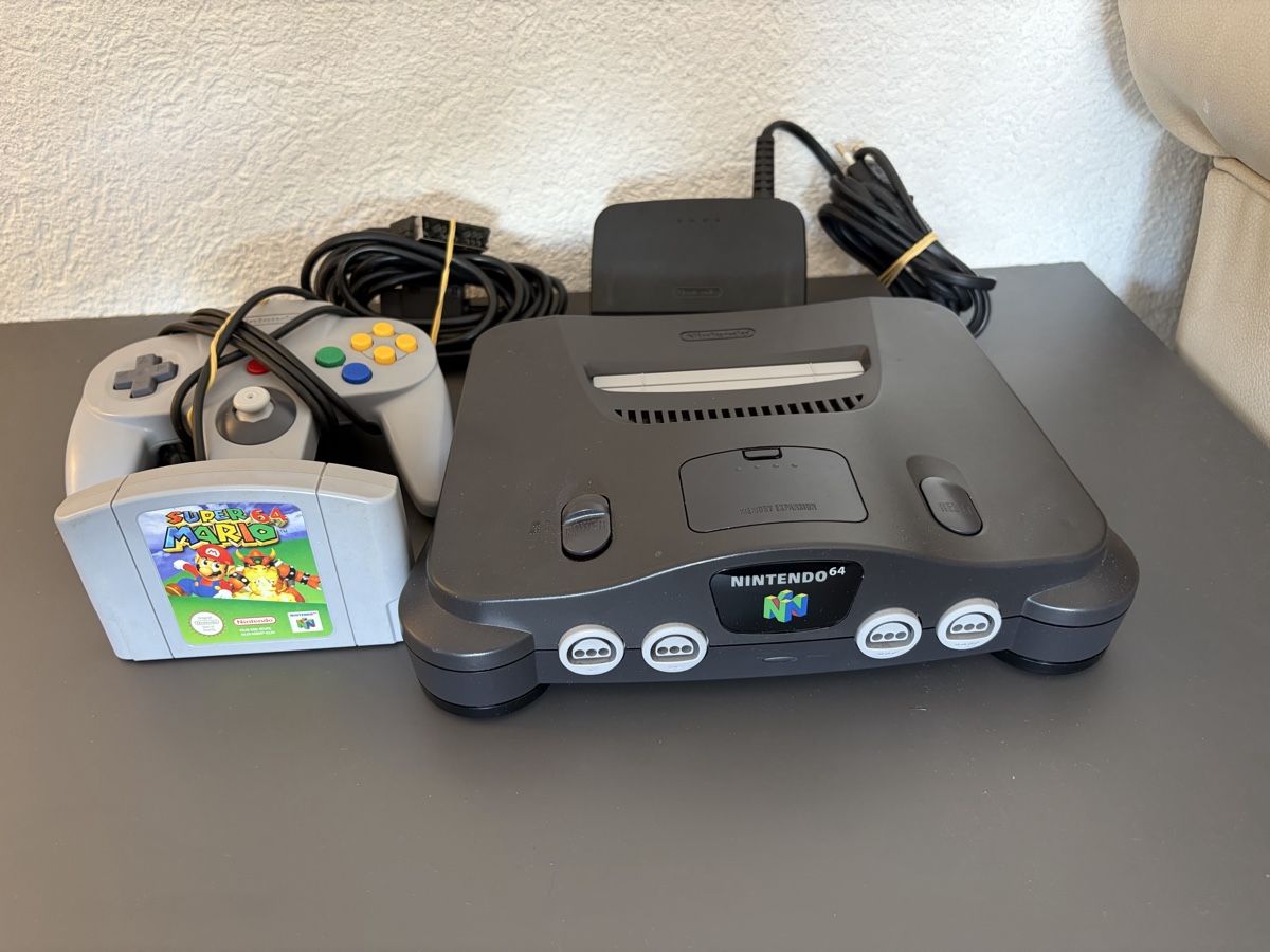 Nintendo Console: Nintendo 64 + Super Mario 64 + Controller – Usato da Moudon venduto da AndreSR89 2