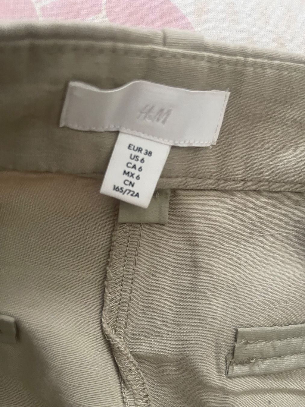 H&M Pantaloni: Beige/olive Cargo Hose Damen Sommer Gr. S – Usato da Horgen venduto da Sol-verde 3