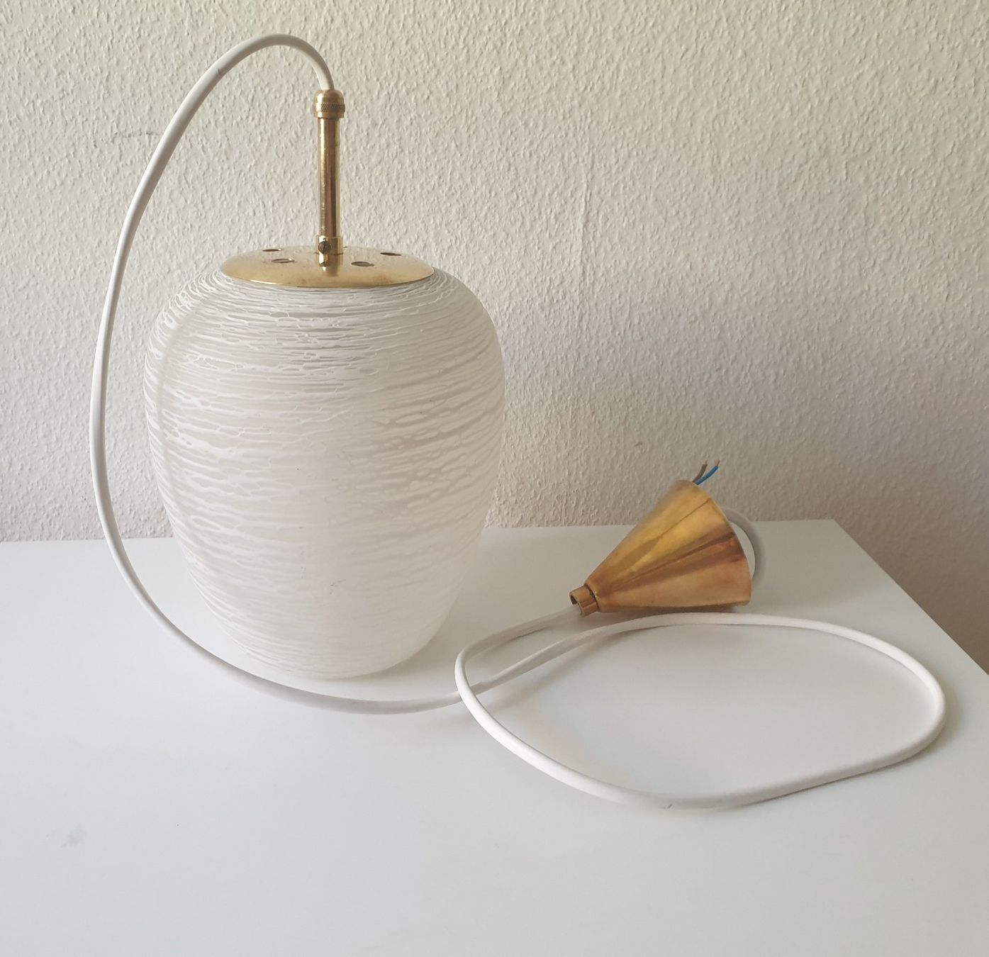 Lampadari & plafoniere: Vintage mid-century Pendelleuchte Glas, Messing – Usato da Zürich venduto da reciclista
