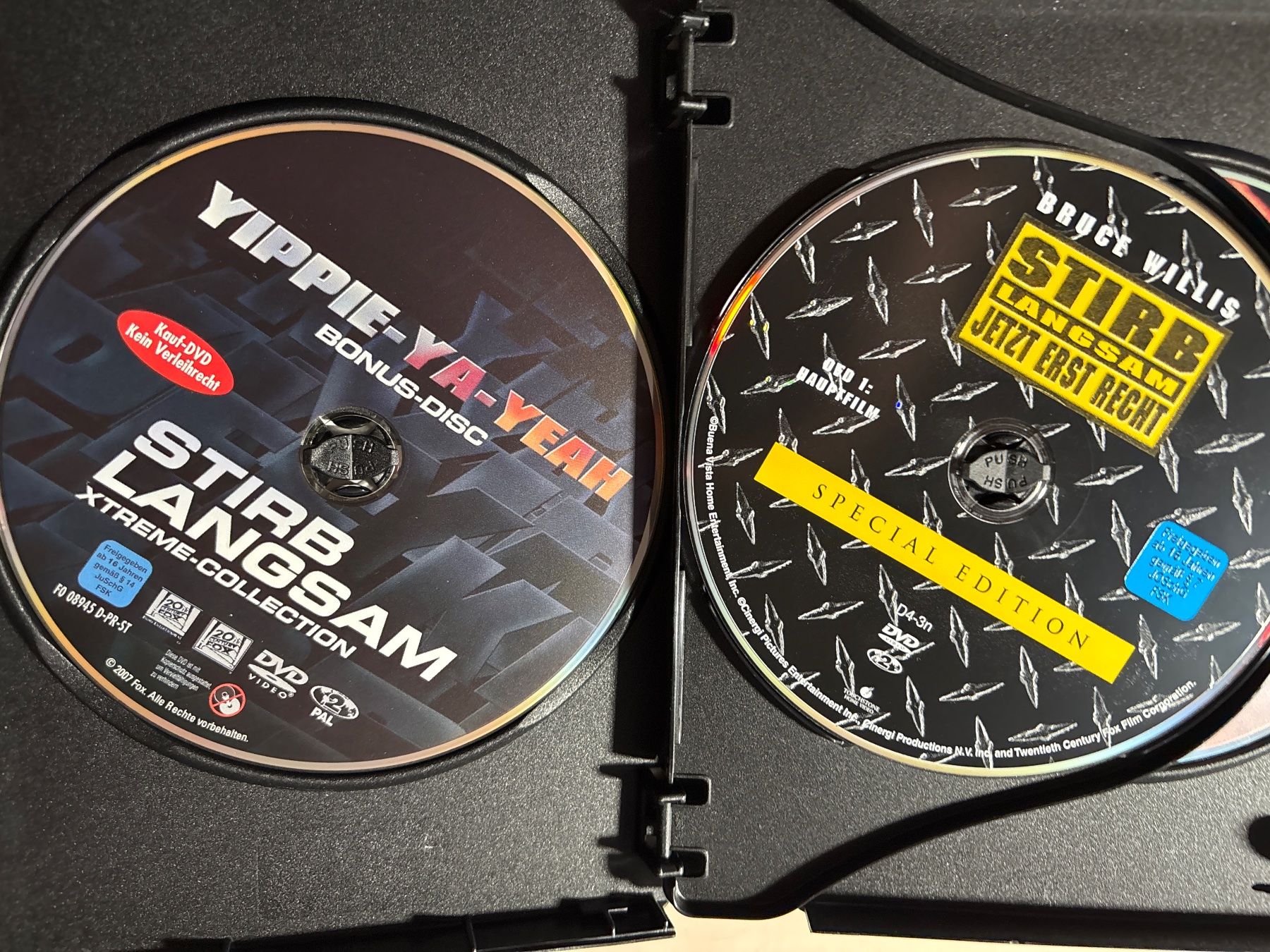 Alle DVDs: Stirb Langsam Xtreme Collection - Bruce Willis, 4 DVDs – Neu (gemäss Beschreibung) aus Ruswil von ois_li_ois_ 3