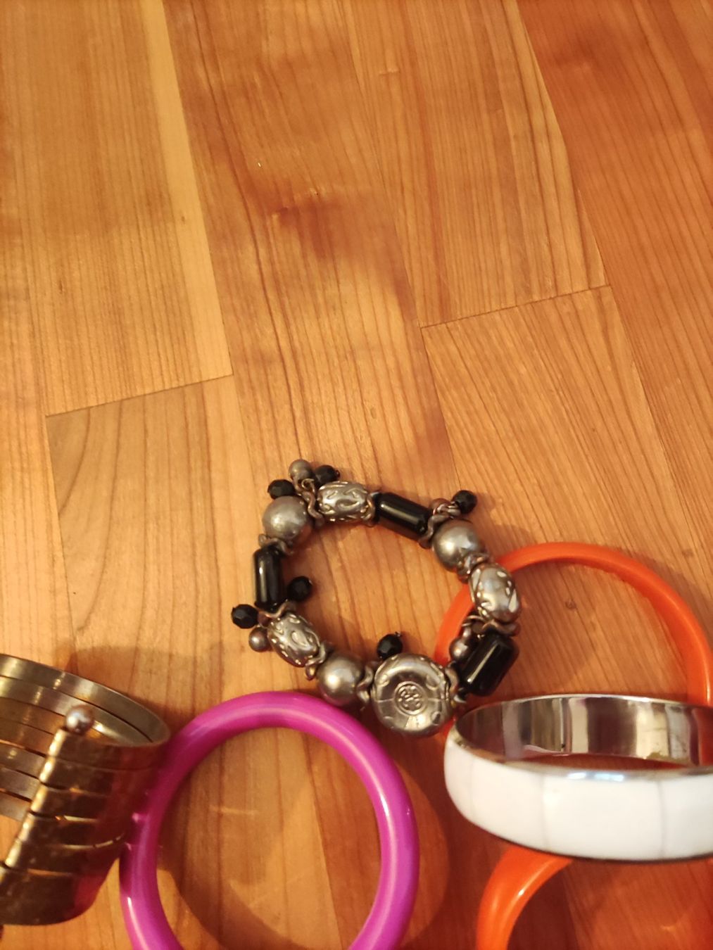 Sonstiger Schmuck: Modeschmuck - 10 Armreife und Ketten – Gebraucht aus Solothurn von Csw1 5