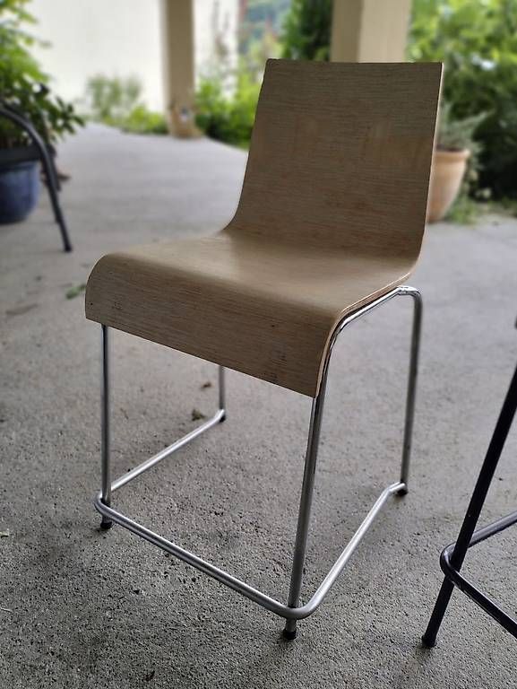 Stühle: 20 stapelbare Stühle zu verkaufen – Gebraucht aus Ennetmoos von Tilfreds 1