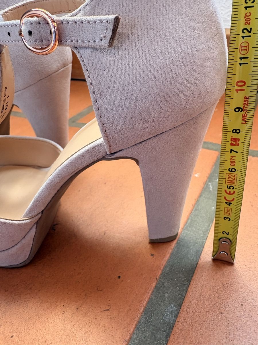 Graceland Scarpe da donna: Schicke Sommer Sandaletten, hellbeige, Grösse 36, – Usato da Marthalen venduto da Nquirl 3